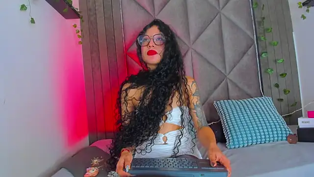 BriaConner_'s Live Chat Room