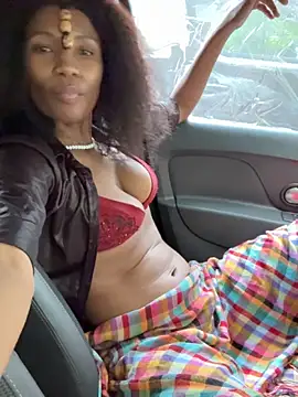 ShantelSexyYoungMilfie: онлайн-чат