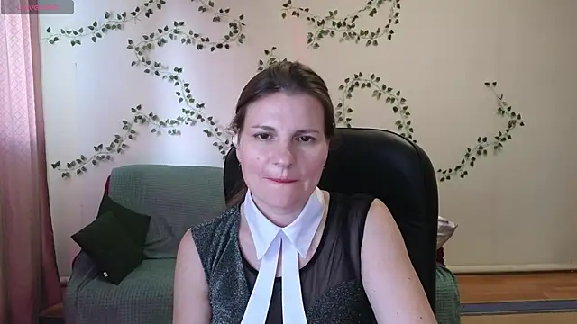 Sala de chat en directo de Mirabelle_Velvet
