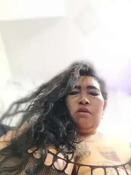 Chat soba uživo modela yunkeyc