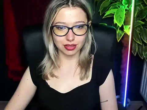 loveHeidi লাইভ চ্যাট রুম
