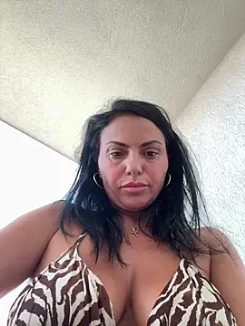غرفة دردشة KimKelly13 المباشرة
