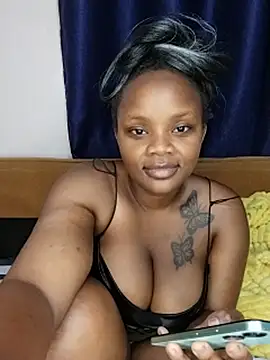 thicknuun Adlı Modelin Canlı Sohbet Odası