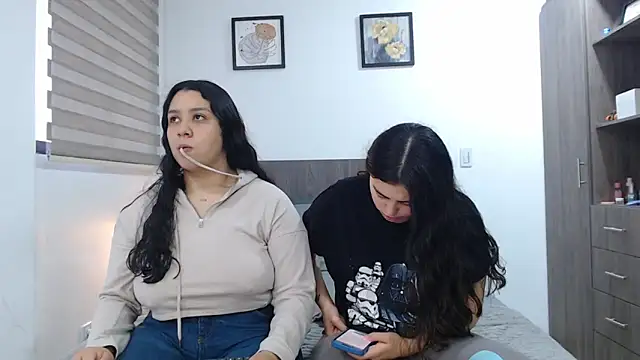 Scarlett_Jazmin's Live Chat Room