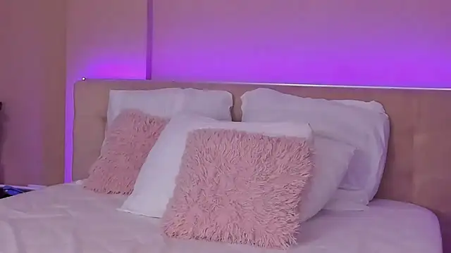 Emily_Sheen – Naživo chatovacia miestnosť