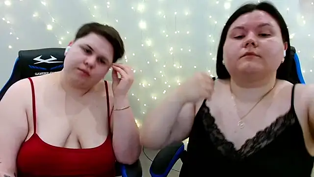 חדר צ'אט בשידור חי של BeckyAndHellen