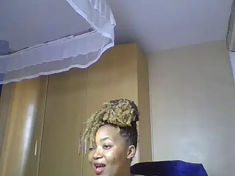 queenbebony's Live Chat Room