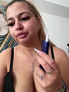 Živá chatovací místnost AllysonK