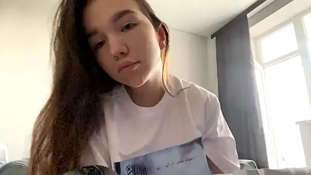 Chat soba uživo modela FewerCadre