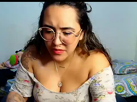 غرفة دردشة Karol_naughty المباشرة