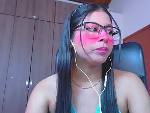 חדר צ'אט בשידור חי של _ALLYSON18_
