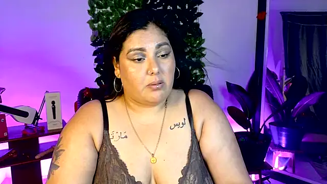 غرفة دردشة AndreaKinky المباشرة