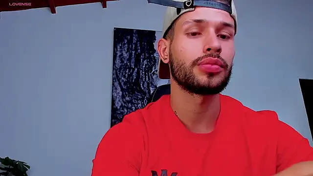 Santos_ramirez1's Live Chat Room