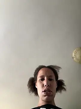 AaliyahHarris – Naživo chatovacia miestnosť