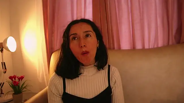 Ginevra_esposito's Live Chat Room