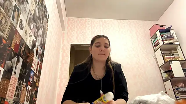 JanineThielman's Live Chat Room
