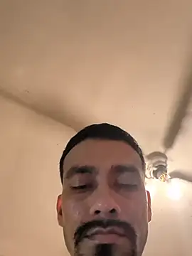 Cnutt310 Live chatroom