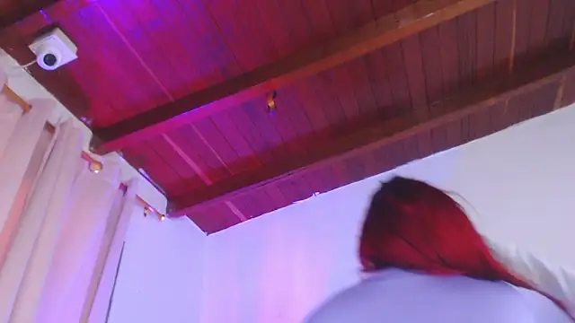 Amara_Red Live Chatraum