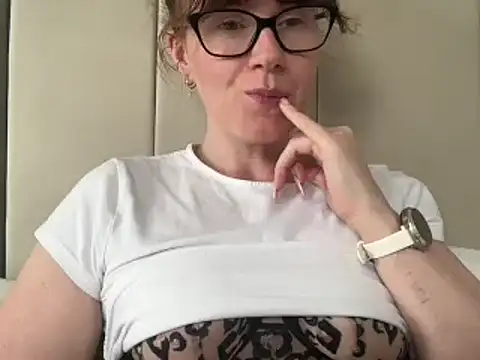 Sala de chat ao vivo de redheadrosie69