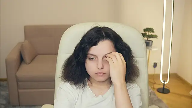 VadaBellotti Adlı Modelin Canlı Sohbet Odası