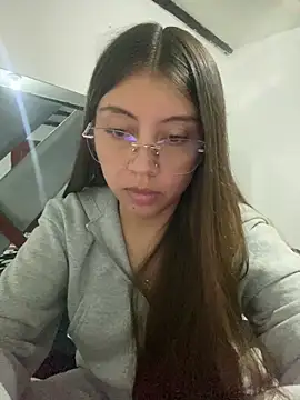 Sara-cooper2 Adlı Modelin Canlı Sohbet Odası