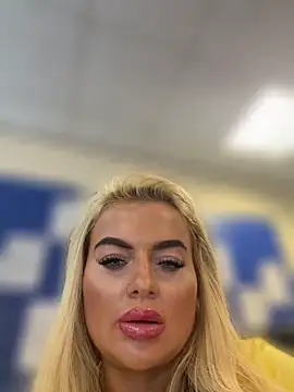 BarbieLeahX's Live Chat Room