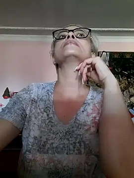 LunaBlaise Live Chatraum