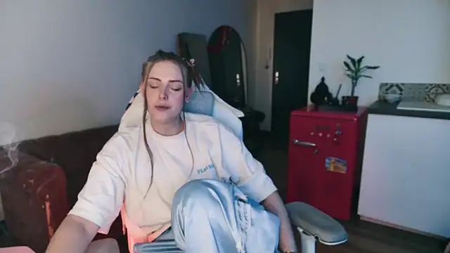 Celeste_Off Live Chatrum