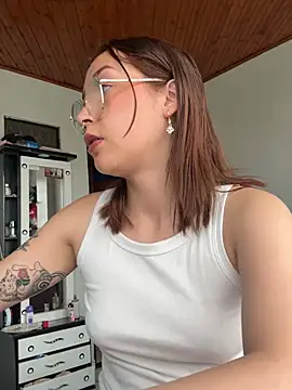 غرفة دردشة Charlotte_Mason المباشرة