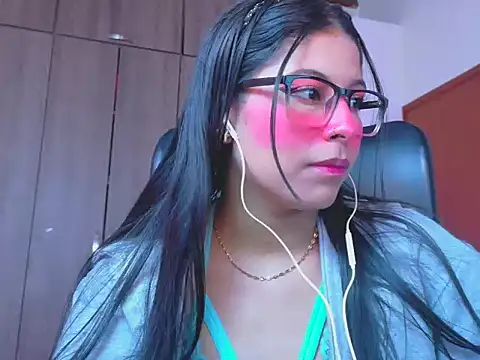 Živá chatovací místnost _ALLYSON18_