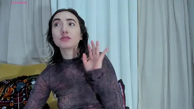 carly_grasso's Live Chat Room