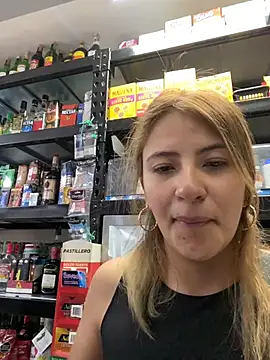 Sala de chat ao vivo de Andrea_19blonde
