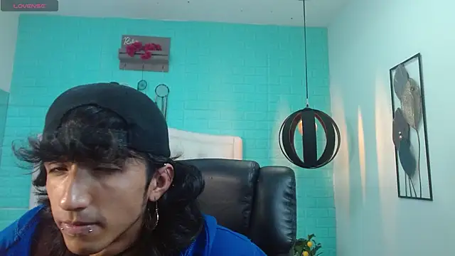 caleb_stefan Adlı Modelin Canlı Sohbet Odası