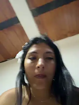 Cami_Leon2のライブチャットルーム