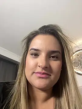 Sala de chat ao vivo de Kristine_Connor
