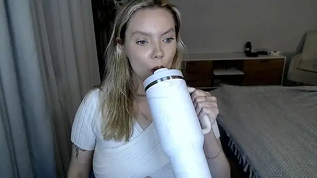 PolinaXXXXXJones Live Chatraum