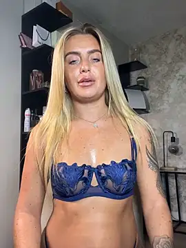 Phòng Chat Trực Tiếp CharlottemilfUKx