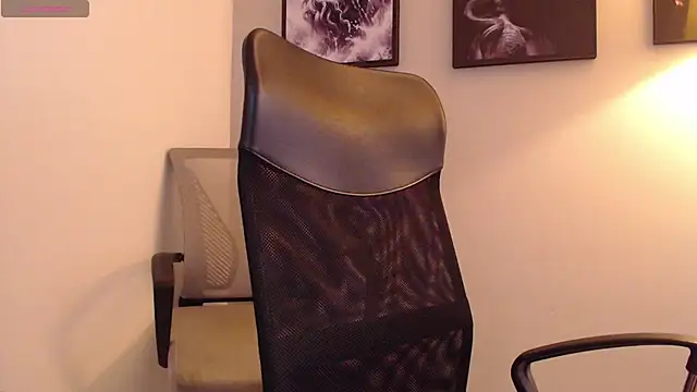 thamarajane Adlı Modelin Canlı Sohbet Odası