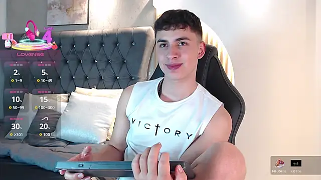 AdrianRinaldi Live Chatrum
