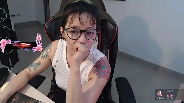 pink-2022n Live chat-huone