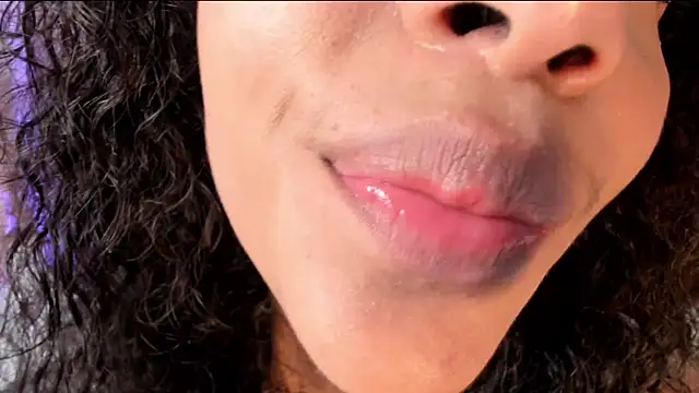 AntonellaHall_ Ruang Obrolan Langsung