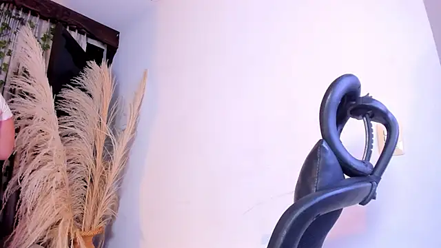 NatashaRichards_'s Live Chat Room