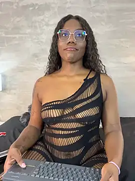 Alaia_Colins' Live Chat Room