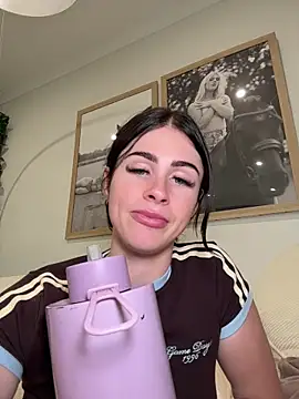 aus_queen – Naživo chatovacia miestnosť