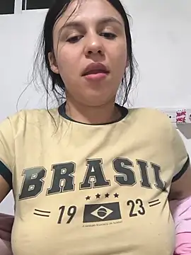 Daniela-rosee Ruang Obrolan Langsung
