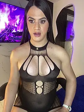 Naughtysofiaaのライブチャットルーム