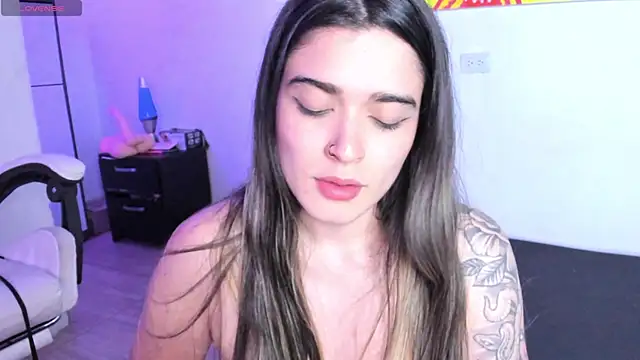 MiaVillalobos чат на живо