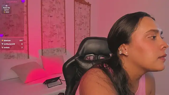 חדר צ'אט בשידור חי של sophia_solerr