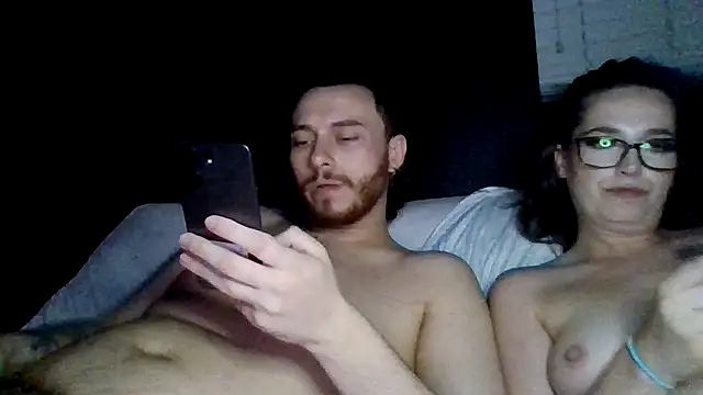 Cloudyydayzz Live chatroom