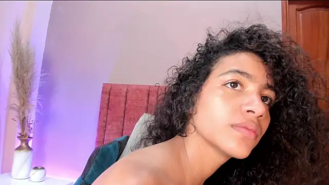 AntonellaHall_ Adlı Modelin Canlı Sohbet Odası